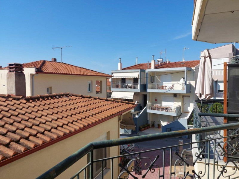 Maisonette, Trilofos