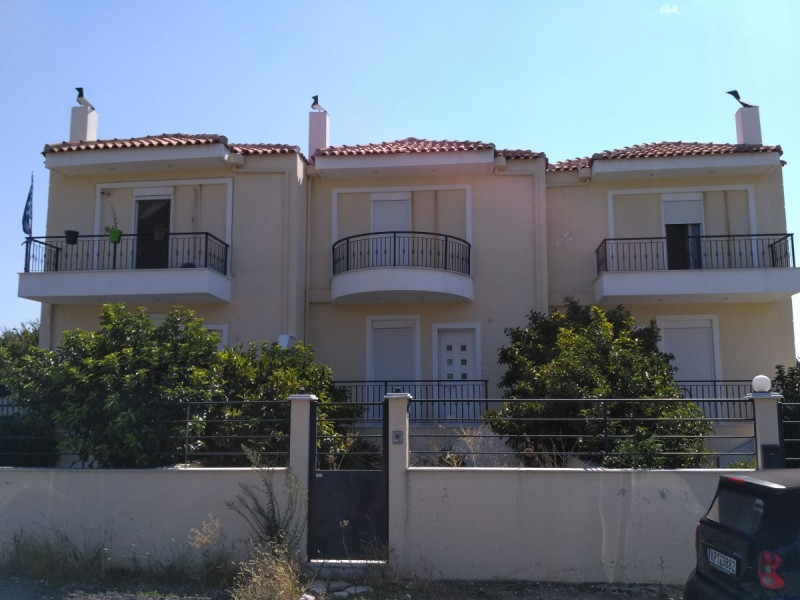 Stand alone maisonette, Loutraki