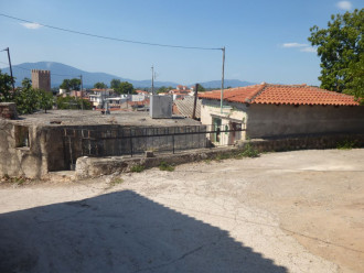 Οικόπεδο, Πολιτικά