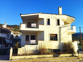 Μεζονέτα, Σέρρες