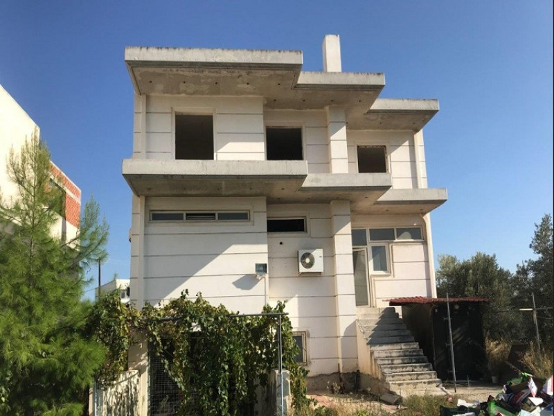 Mixed-use building, Loutraki