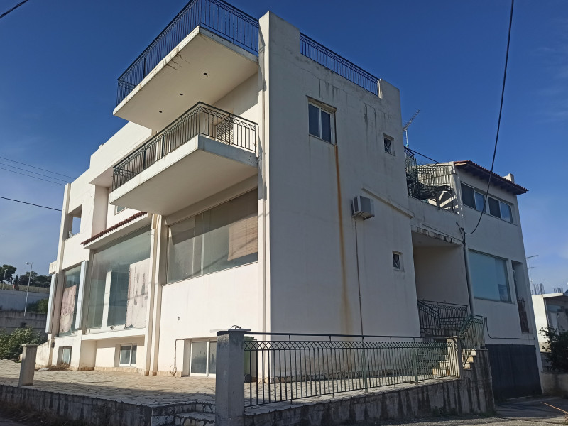 Retail store, Akrata