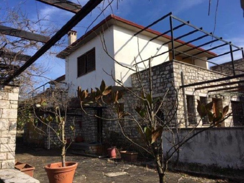 Residential building, Grammeno