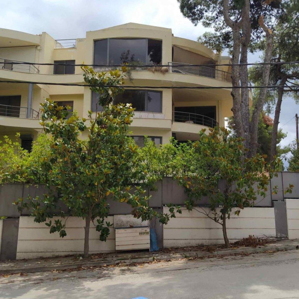 Maisonette, Dionysos