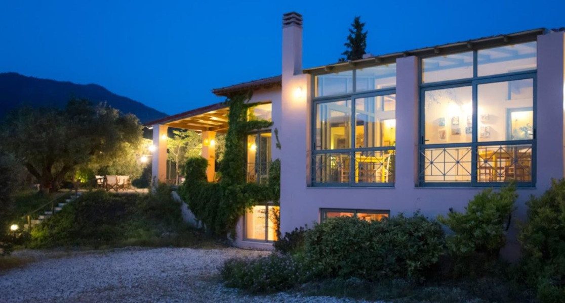 4-Star Hotel, Rovies, Evia