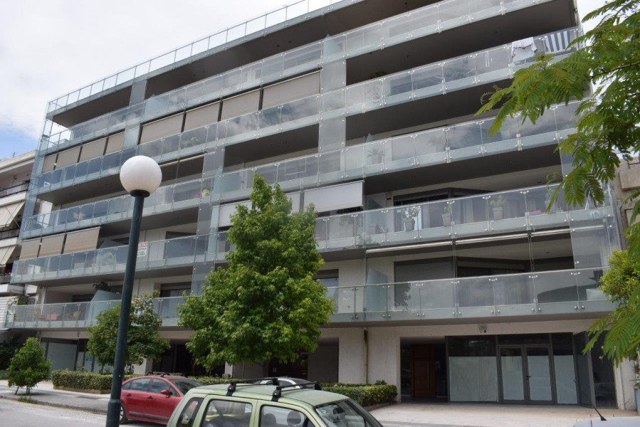 Retail store & Apartment, Volos