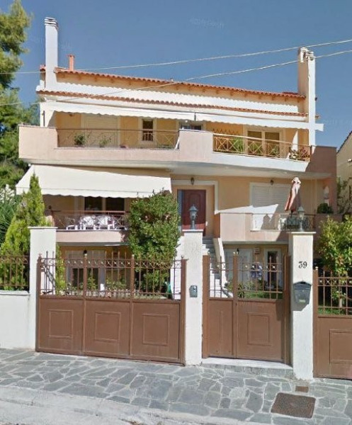 Maissonette, Kryoneri 