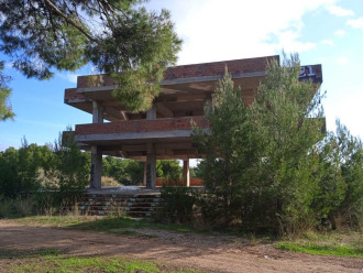 Ημιτελής οικοδομή, Αχαρναί