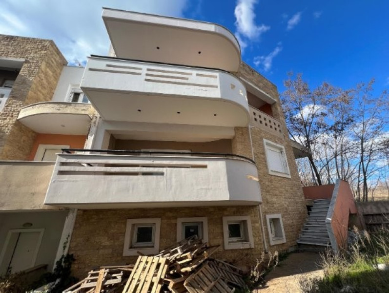 Maisonette, Oraiokastro