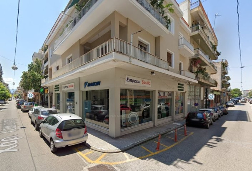 Ground floor retail store of 110 sqm 