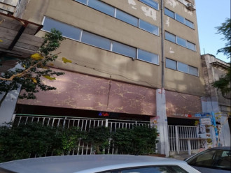 Γραφείο, Πλατεία Βάθης