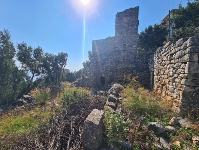 Detached house, East Mani