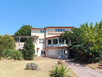 Μονοκατοικία, Τρίλοφος