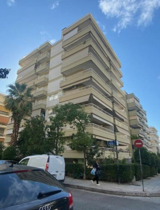 Μισθωμένο διαμέρισμα, Παλαιό Φάληρο